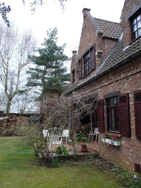 B&B 'T Nieuw Lijsternest Wezembeek-Oppem Bagian luar foto
